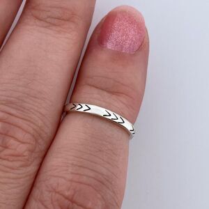Thin Etched Arrows Sterling Silver Ring Sizes 5 - 8